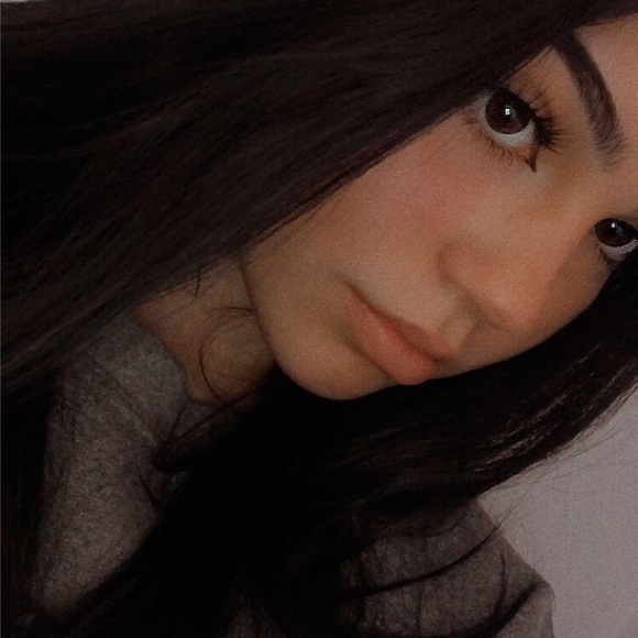 Meet your Posher, Julia - Picture 1 of 1